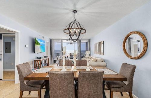 Fort Myers Beach Apartment | Beach Villas # 305 - Recently Refereshed! condo