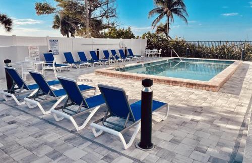 Fort Myers Beach Apartment | Beach Villas # 305 - Recently Refereshed! condo