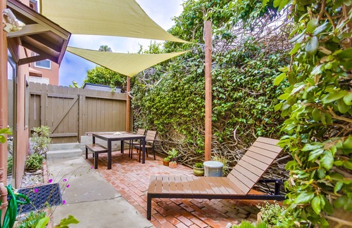 Beach Barber Tract Apartment | Beachcombers Hideaway, Dog Friendly, Enclosed Patio, 1 Block to Beach