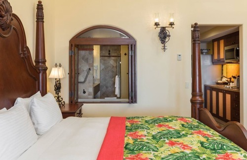 Los Cabos Hotel | Beachfront 1BR Condo in Hacienda Encantada