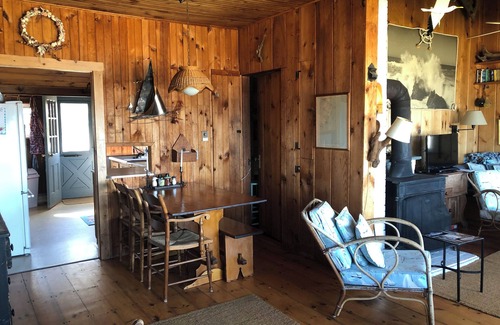 Biddeford Cottage | Beachfront 3-bedroom cottage, Granite Pt, AC, WiFi, Views