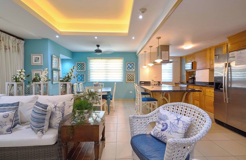 Villas Del Mar Apartment | Beachfront | 3BR Full Kitchen Gym Desk