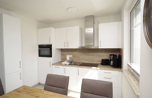 Lobbe Apartment | Beachfront apartment with balcony, use of swimming pool and sauna - Rex Rugia apartment 15-5