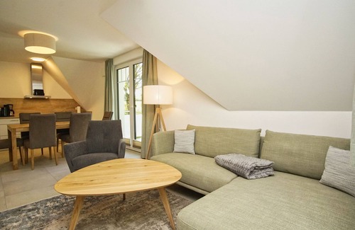 Lobbe Apartment | Beachfront apartment with balcony, use of swimming pool and sauna - Rex Rugia apartment 17-5