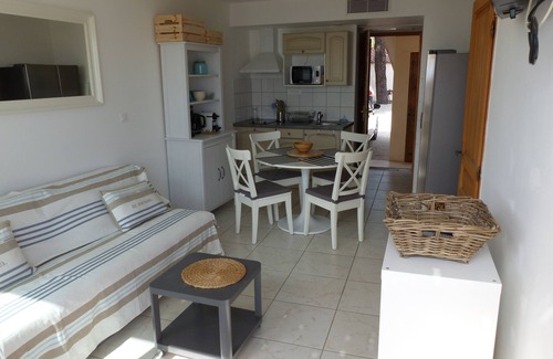 La Croix-Valmer Apartment | Beachfront apartment on the ground floor for 4 to 6 people