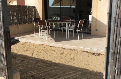 La Croix-Valmer Apartment | Beachfront apartment on the ground floor for 4 to 6 people