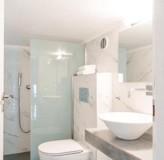 Poros Apartment | Beachfront apartment at Neorio Beach