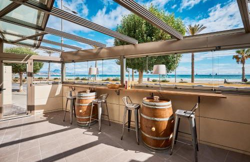 Coveta Fuma Apartment | Beachfront apartment with private Taberna - By Welcomely