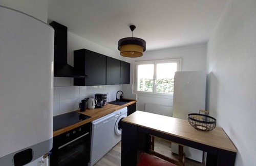 Audierne Apartment | Beachfront apartment with private parking