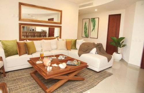 Marina Mazatlan Apartment | Beachfront at Las Gavias Grand 216