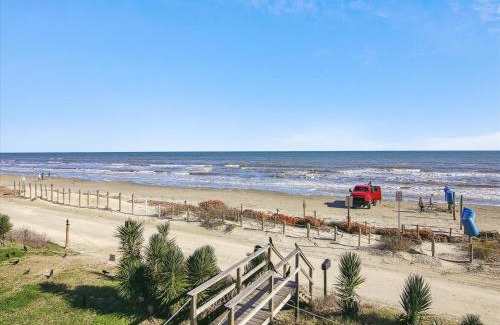 Bermuda Beach House | Beachfront Bungalow