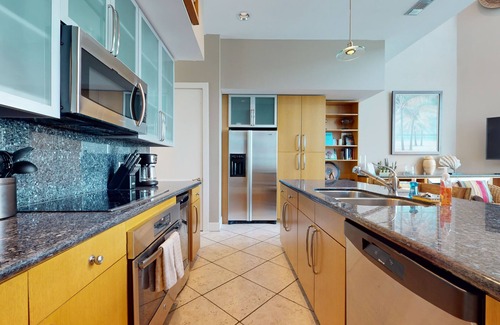 South Padre Island Condo | Beachfront Complex with Private Hot Tub, Shared Pool, Fitness Room, & Game Room