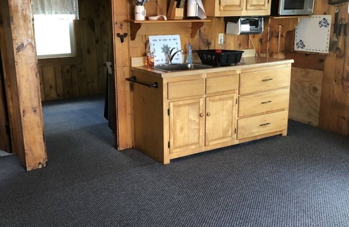 Lochmere Cottage | BEACHFRONT Cottage with Lake & Mountain Views