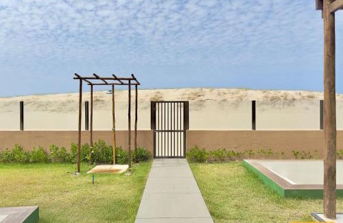 Barro Preto House | Beachfront Duplex B por Be My Guest