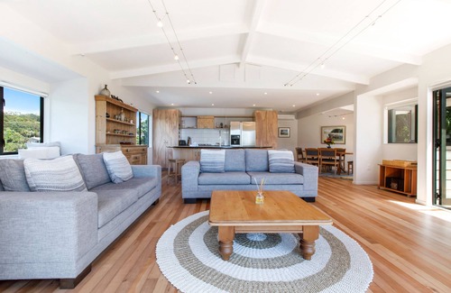 Waiheke Island House | Beachfront Enclosure Bay
