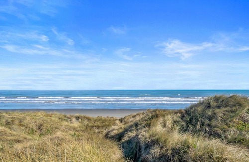 Foxton Beach House | Beachfront Favourite - Foxton Beach Holiday Home