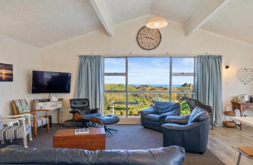 Foxton Beach House | Beachfront Favourite - Foxton Beach Holiday Home