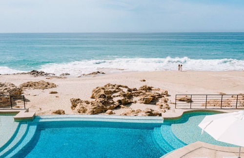 Buzzards Condo | Beachfront Flats 2bd Residence