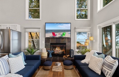 Edwardsville House | Beachfront hideaway on the Chesapeake Bay!