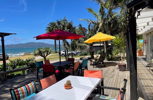 Doubtless Bay Apartment | Beachfront Holiday for you! 2 bedroom sleeps up to 5 Pet Friendly Nautilus House