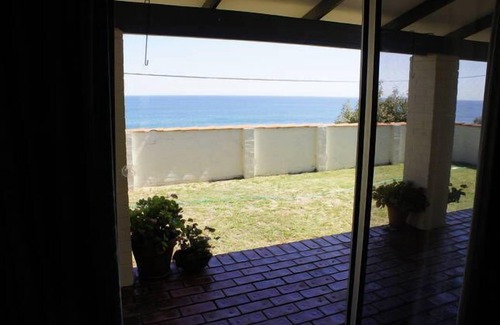 Halls Head House | Beachfront Holiday House - Pet friendly Ocean Frontage