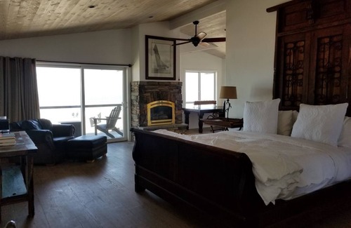 Oxnard Shores House | Beachfront Home - Incredible Views - Sand - Surf - Sunsets - Relax - 4 King Beds