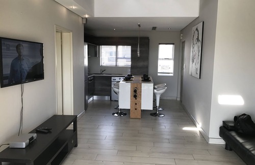 Big Bay Apartment | Beachfront Loft Apartment