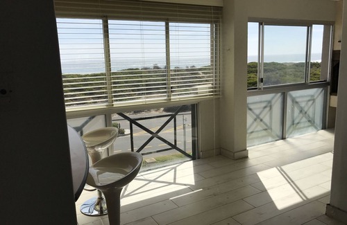 Big Bay Apartment | Beachfront Loft Apartment