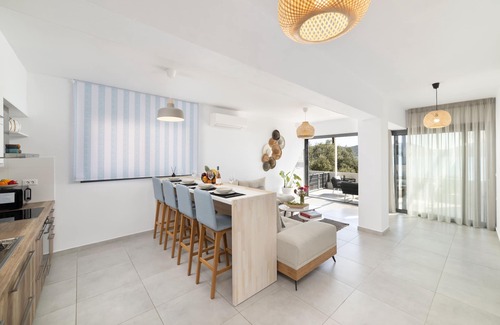 Mavrikiano Apartment | Beachfront luxury apartment with stunning views