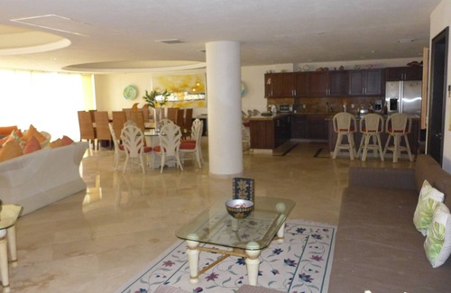 Flamingos Condo | Beachfront Luxury Condo with Stunning Ocean Views!