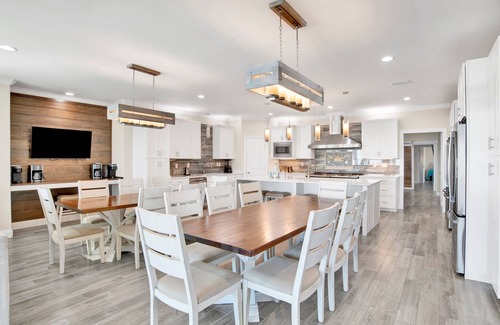 Gulf Shores House | Beachfront Oasis | 11BR | Sleeps 36 | Pool