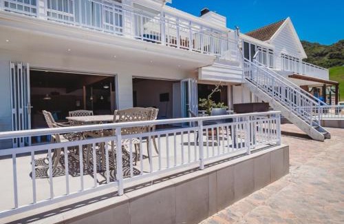 Victoria Bay Apartment | Beachfront property, Victoria Bay, Garden route