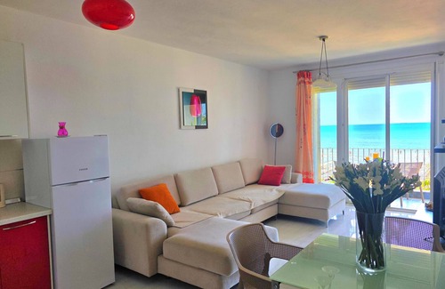 Durres Apartment | Beachfront & Sea View Apartment 102