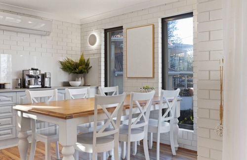 Buddina Apartment | Beachfront styled Apt w pool