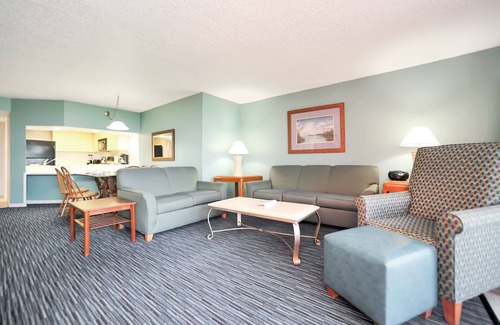 Indian Harbour Beach Condo | Beachfront Condo w/Pool & Balcony in FL