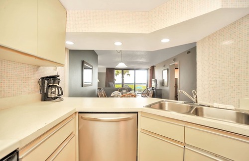 Indian Harbour Beach Condo | Beachfront Condo w/Pool & Balcony in FL