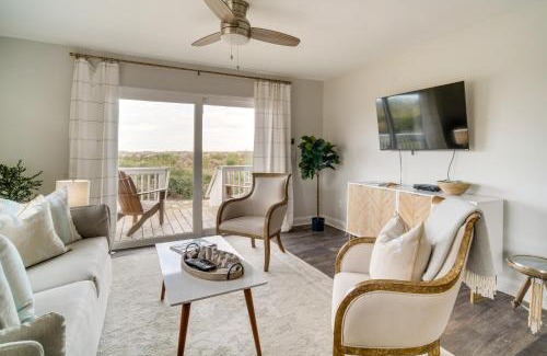 Beachwalk Apartment | Beachfront Saint Helena Island Condo with Amenities!