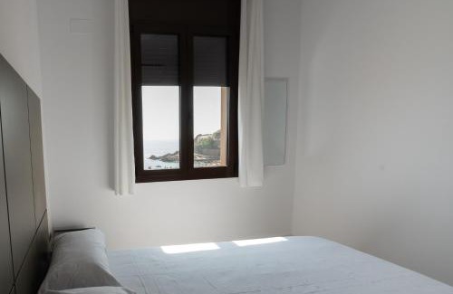 Tossa de Mar Apartment | Beachfront Victoria apartment in tossa 2