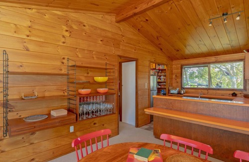 Hahei Cottage | Beachfront Views - Hahei Holiday Home
