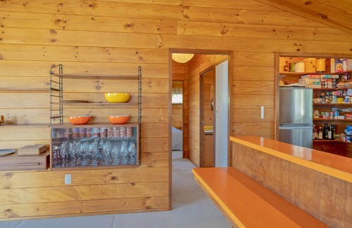 Hahei Cottage | Beachfront Views - Hahei Holiday Home