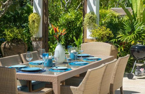 Hua Thanon Villa | Beachfront Villa Baan Rim Haad 3BR