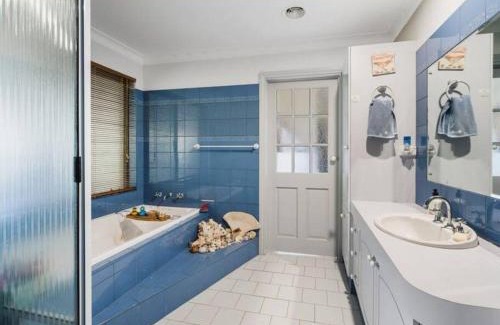 Peppermint Grove Beach House | Beachfront Villa by Peppy Beach Retreats®