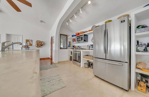 Zona Centro Villa | Beachfront Villa + Casitas w/pool. 6 BR