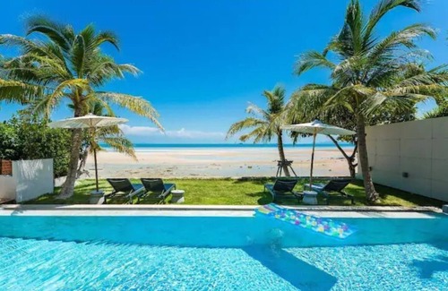 Koh Samui Villa | Beachfront Villa InduBlue .5 En-Suite AC bedrooms .Housekeeper Inc. Private Pool