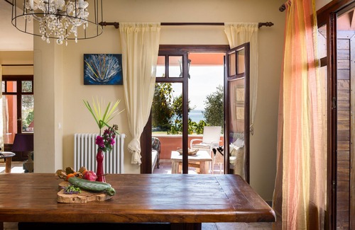 Agios Matthaios Villa | Beachfront Villa Meliti