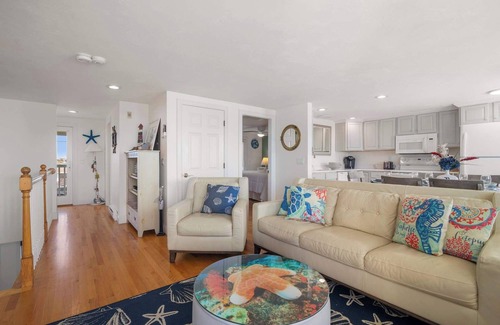 Cape Cod House | Beachfront with Stunning Views!