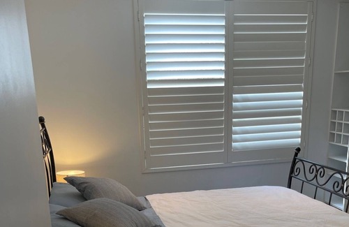 Dee Why Apartment | Beachside apartment, footsteps to the iconic Dee-Why beach.