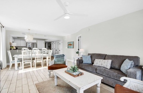 Fort Walton Beach Condo | Beachside Bliss Haven ~ Corner unit