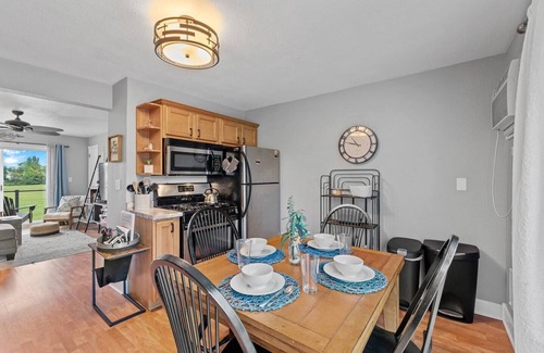 Sheboygan Condo | Beachside Condo w/Stunning Lake Views