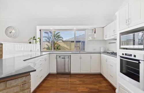 Halls Head House | Beachside Family Friendly Escape at Casa Del Caravel